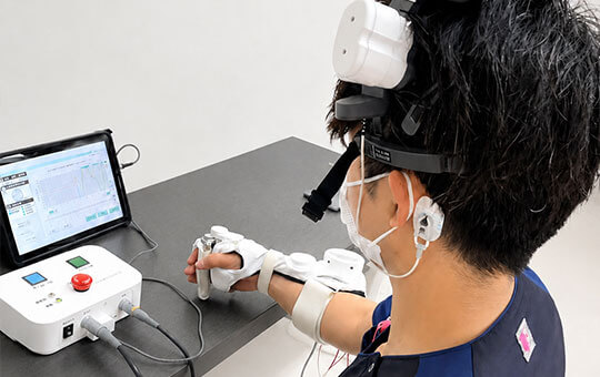 最先端のBMI機器を活用したリハビリテーション